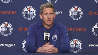 Coach Knoblauch looks like the root cause of the Oilers problems after blowout loss  (NHL News). Photo by Edmonton Oilers Raw
