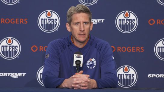 Coach Knoblauch looks like the root cause of the Oilers problems after blowout loss  (NHL News)