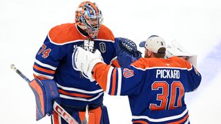Edmonton Oilers reaching crucial break point with goaltending decision . Photo by WALTER TYCHNOWICZ - Imagn Images