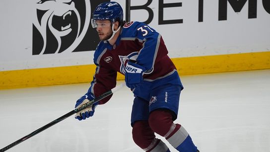 Maple Leafs Sign Defenseman Nick Blankenburg to One-Year Contract (NHL News)