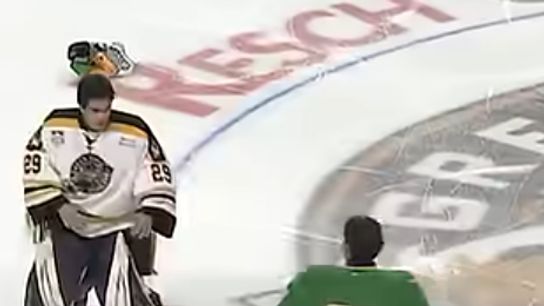 Massive Goalie Fight In USHL Game (NHL news)